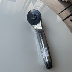 金属製シャワーヘッド シルバーの画像