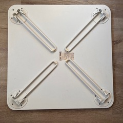 IKEAテーブルの画像