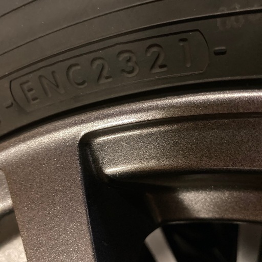 値下げ　バリ山　 195 /65 R15 　プリウス　ヨコハマ　
アイスガード　スタッドレスタイヤ　30型 に履い ていました