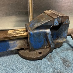 ナベヤ ERON No.125 エコノミーバイス 口幅125㎜ 5インチ 万力 作業 固定 締め付け 工具 中古品 ③の画像