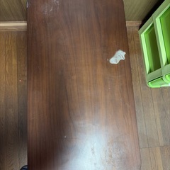 折りたたみテーブルの画像