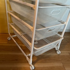 IKEA収納ケース6段 白の画像