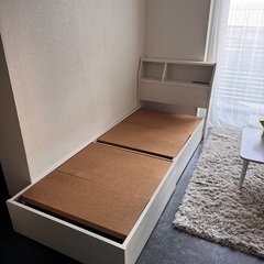 セミシングル木製ベッドの画像