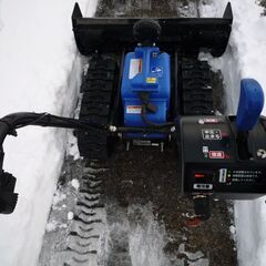 西川町発”🔴除雪機🔴電動ササキオスーノ、ユキオスより押すようです、静かで簡単操作、女性にも簡単、うるさく無いので近所にも安心の画像