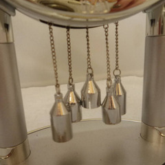 ☆▲目覚まし時計付き　置き時計　時計　シルバー　電子音　鐘の音　メロディ　ｈの画像