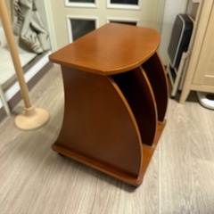 木製ワゴンの画像