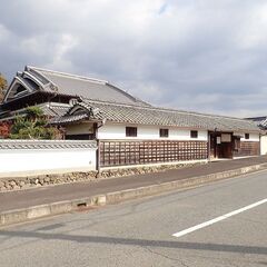 大阪から約1時間  むくり屋根と格調ある和の邸宅 ゆとりの…