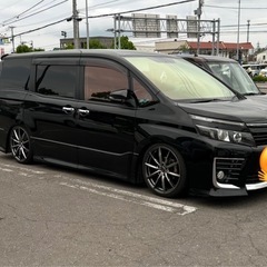 ヴォクシーの画像