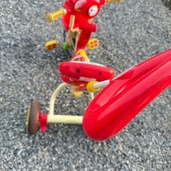 子供用三輪車の画像