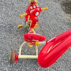 子供用三輪車の画像