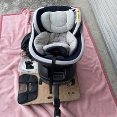 Combi チャイルドシート　CG-UIG アクセサリー付きの画像