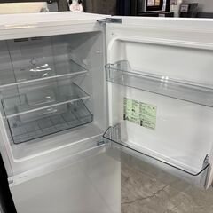 冷蔵庫探すなら「リサイクルR」❕ガラストップドア❕ゲート付き軽トラ”無料貸出❕購入後取り置きにも対応 ❕R5293の画像