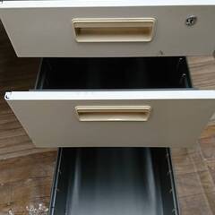 スチール事務机　 片袖デスク  カギ無し サイズ100×70×70cmの画像