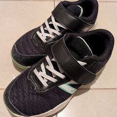 【試履き可】ニューバランス　ジュニアテニスシューズ　21.5インチの画像
