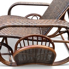 美品 アジアンテイスト 籐 ラタン 椅子 スライドオットマン マガジンラック付の画像