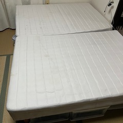 ダブルのマットレス  脚つき   2分割
の画像