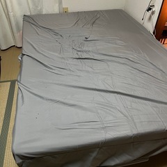 ダブルのマットレス  脚つき   2分割
の画像