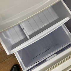 SHARP 2016 137L  冷凍冷蔵庫の画像