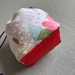 無料　◆手作り シルク 巾着ポーチ◆　の画像