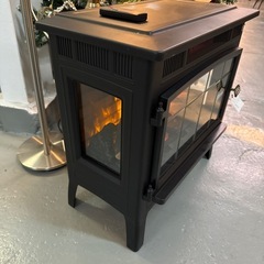 暖炉型ファンヒーター　ブラック
の画像