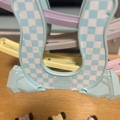 ダイソー　おもちゃ　スライディングカーレース　車の画像