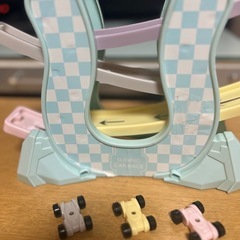 ダイソー　おもちゃ　スライディングカーレース　車の画像