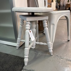 アンティークスツール　座面回転式の画像