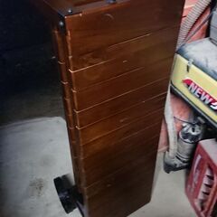 ローリングテーブル&長椅子、綺麗で、お洒落です、の画像