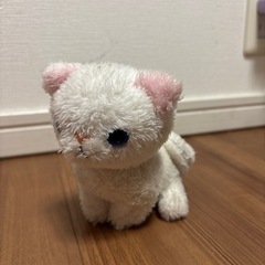 【おもちゃまとめ売り】ねこ　ネコ　ぬいぐるみ　小屋付きの画像
