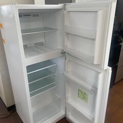 リサイクルショップどりーむ天保山店　No5080 大きめ2ドア冷蔵庫　ヤマダ電機　2021年製　２３６L　YRZ-F23H1　少し大きめで便利♪の画像