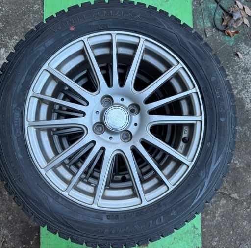 205 55 R16スタッドレスタイヤ ダンロップ