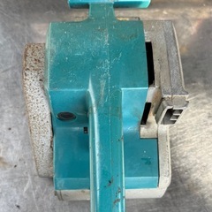 makita マキタ 100V 電気ベルトサンダ　ベルトサイズ76mm×533mm 9900B 大工　工具　電動　の画像