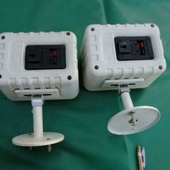 中古　ＭＡＳＳＩＮＥ製のスピーカー2個セット　３０Ｗ７０Ｗと有ります　落ちない汚れが有りますの画像