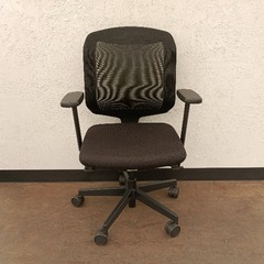 ≪引取り限定≫プラス オフィスチェア 肘あり 137500円 80001507の画像