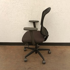 ≪引取り限定≫プラス オフィスチェア 肘あり 137500円 80001507の画像