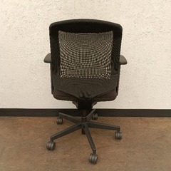 ≪引取り限定≫プラス オフィスチェア 肘あり 137500円 80001507の画像