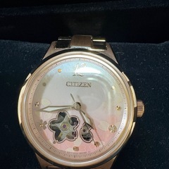 ピンクゴールド腕時計の画像