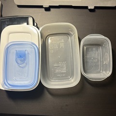 お弁当箱の画像