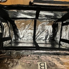 ウーバーイーツ　デリバリーバッグの画像