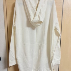 タグ付き🏷️フード付きホワイト羽織り　の画像