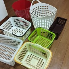 【お取引決定済】0円　急募！　掃除用品とプラケースなど多数の画像