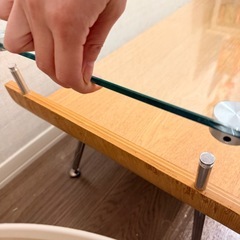 棚付き ガラス ローテーブルの画像