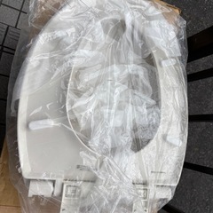 新品便器の蓋の画像