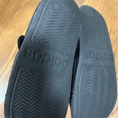 adidas サンダル　18cmの画像