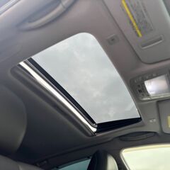 岡山【自社ローン】保証人無可★全国対応★クラウン【ハイブリッド】社外18インチAW/Bluetooth/サンルーフ/レザーシート/パワーシート/TV/DVD再生/ドラレコ/車高調/社外クリアテールランプ/前席シートヒーター&クーラー/Bカメラ/Sカメラ/ETCの画像