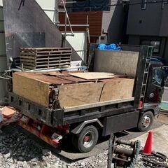 【中型・大型免許必須】 即戦力優遇！月給35万円以上の産業廃棄物ドライバー！の画像