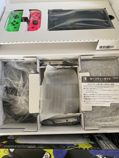②【中古・美品】Nintendo Switch 本体