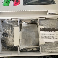 ②【中古・美品】Nintendo Switch 本体の画像