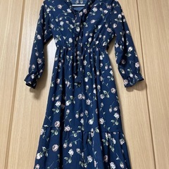 ネイビー 花柄 長袖 ワンピース Mサイズの画像