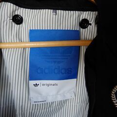 【ジャケット⑧】アディダスオリジナル　ジャケットコートの画像